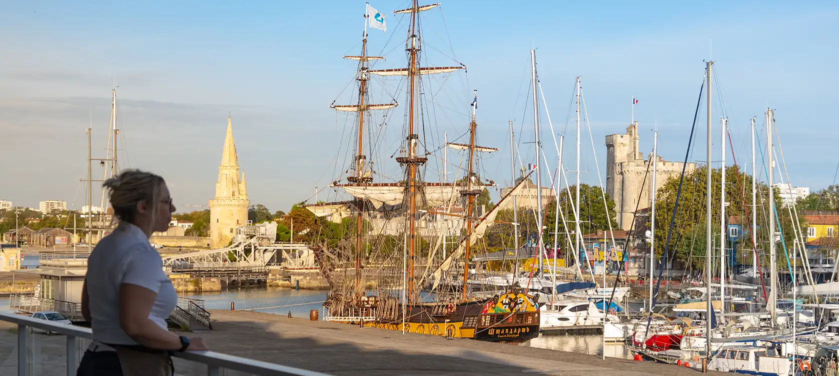 Restaurant avec vue sur le bassin des chalutiers à La Rochelle