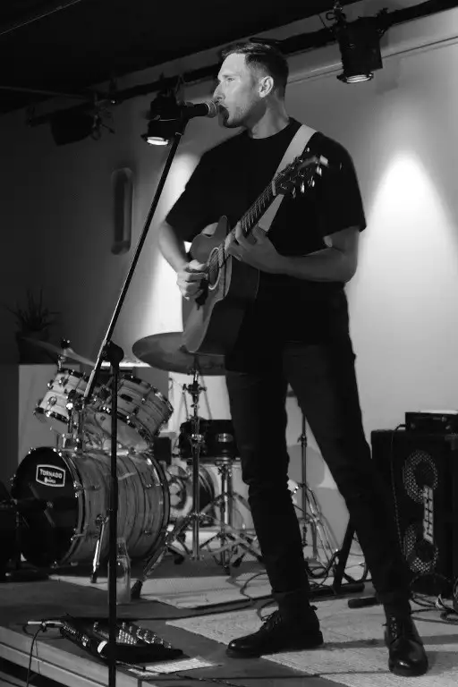 Chanteur guitariste Anthony MAF